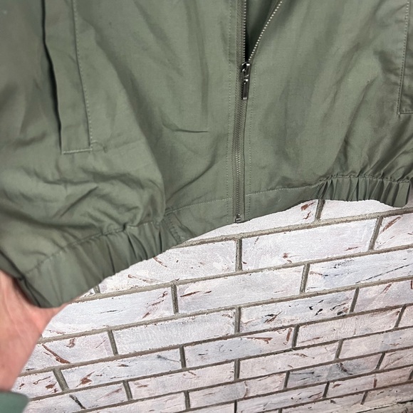 Green Bomber Zip-up - Picture 5 of 7